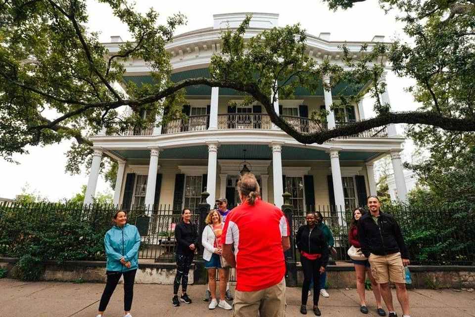 City Sightseeing: New Orleans Hop-On, Hop-Off with Garden District & French Quarter Walking Tour