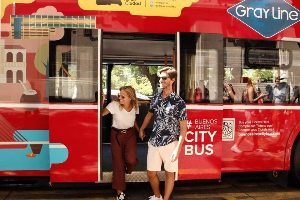 Gray Line: Buenos Aires Hop-On, Hop-Off Tour with Brunch at El Gato Negro