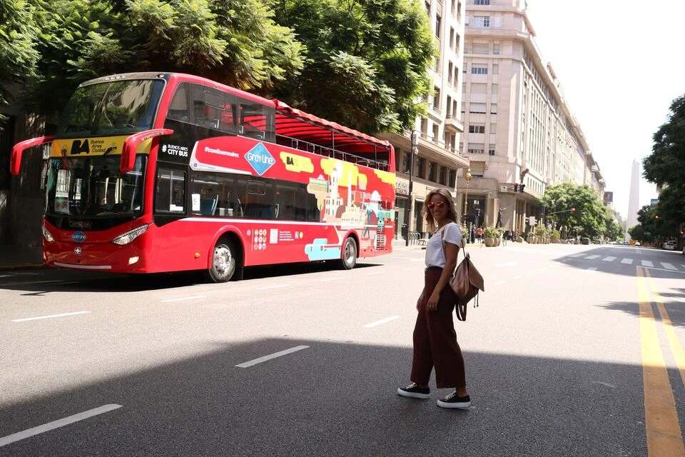 Gray Line: Buenos Aires Hop-On, Hop-Off with Wine Tasting and Tapas