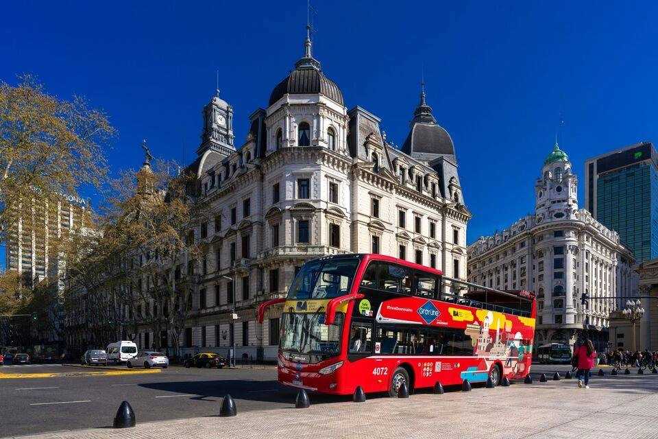 Gray Line: Buenos Aires Hop-On, Hop-Off with Boca Juniors Museum Entrance and Lunch