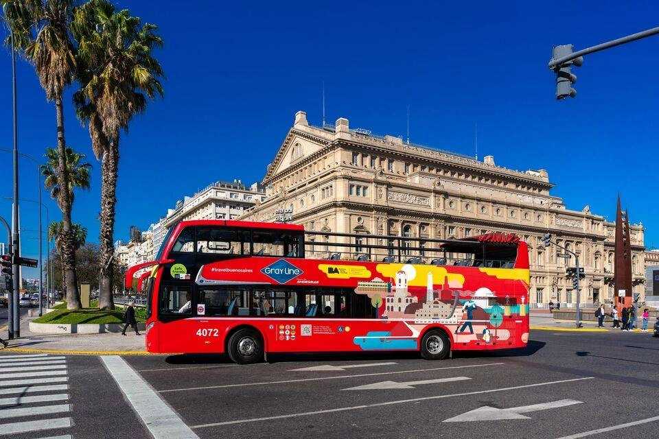 Gray Line: Buenos Aires Hop-On, Hop-Off Bus Ticket with Boca Juniors Museum Entrance and Lunch
