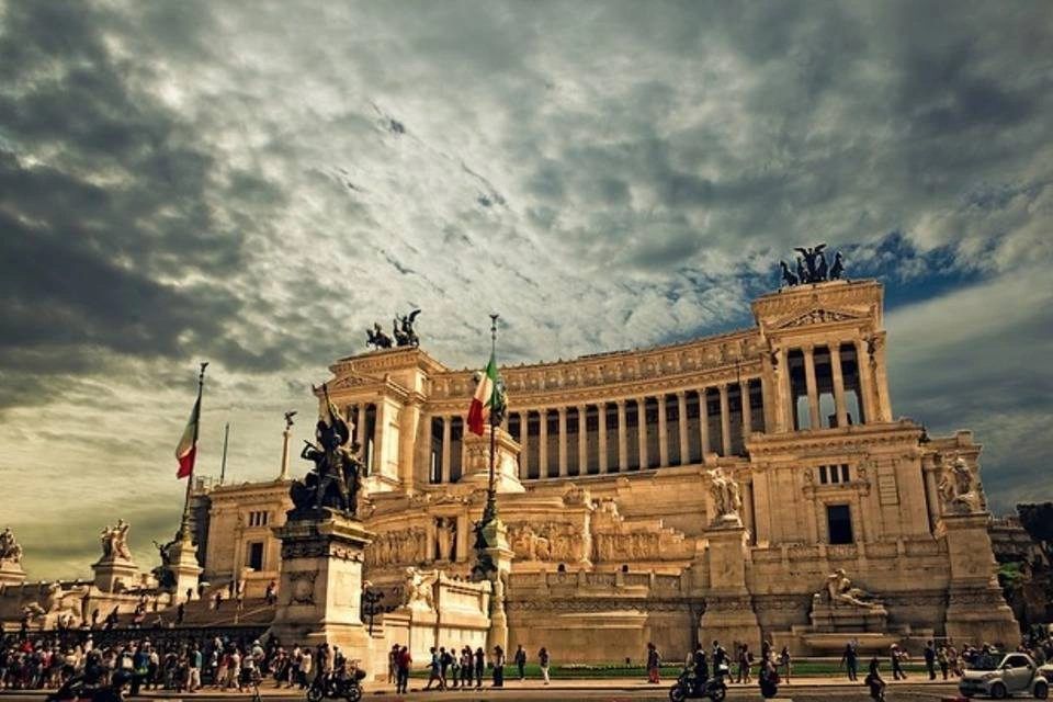 Rome Sightseeing Tour with Audioguide App