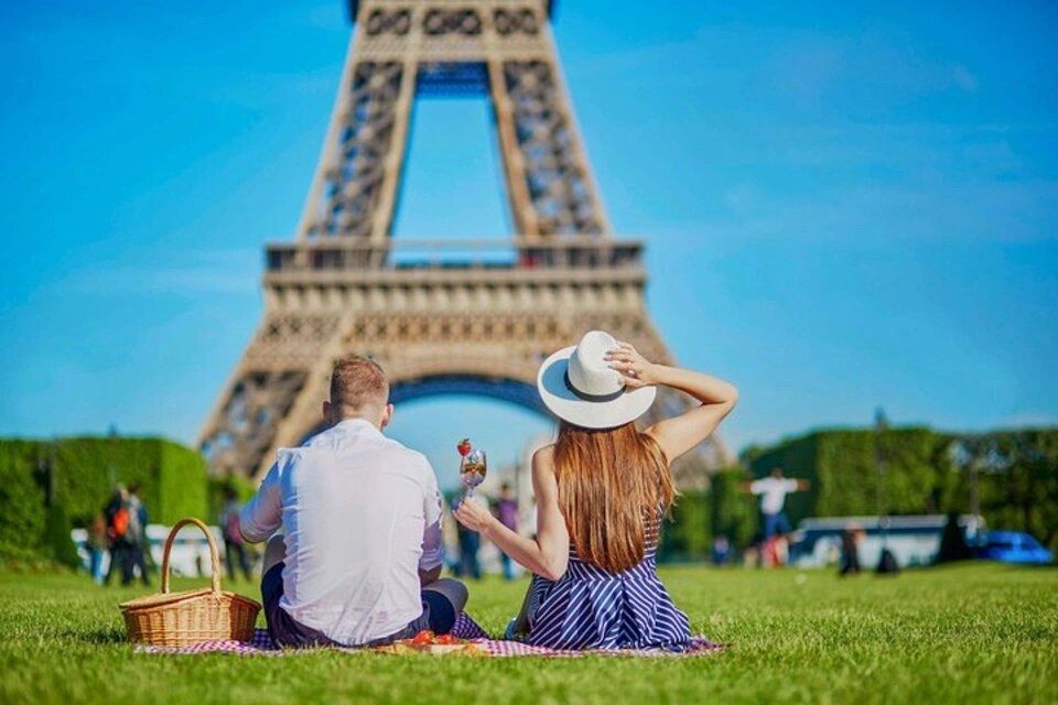 Paris Big City Tour with Audioguide App