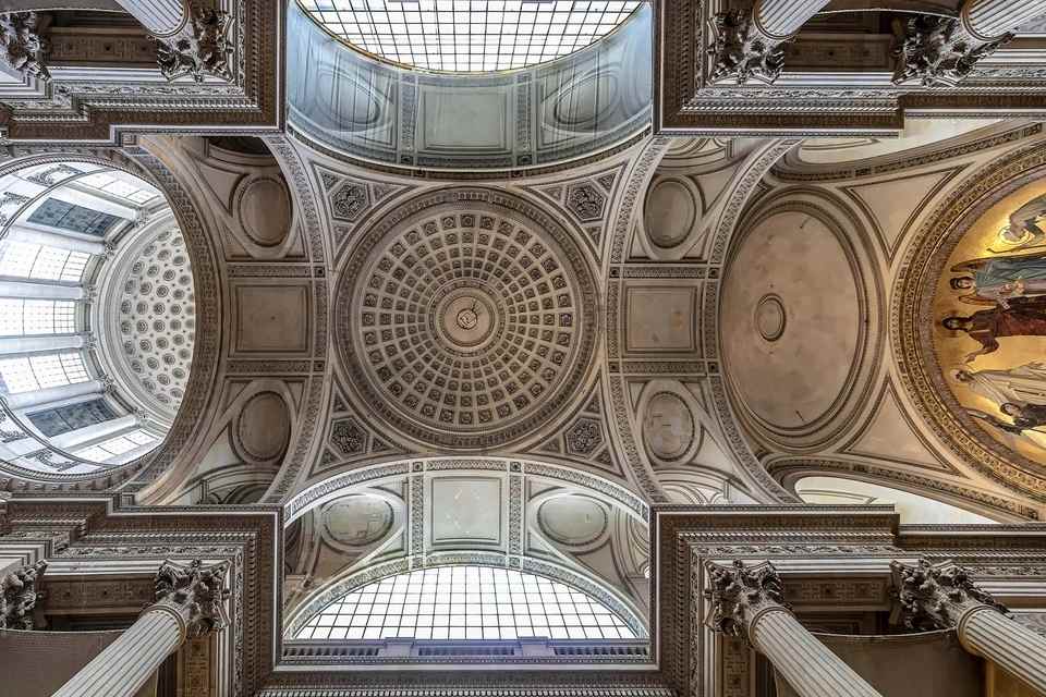 Paris Latin Quarter Tour with Audioguide App