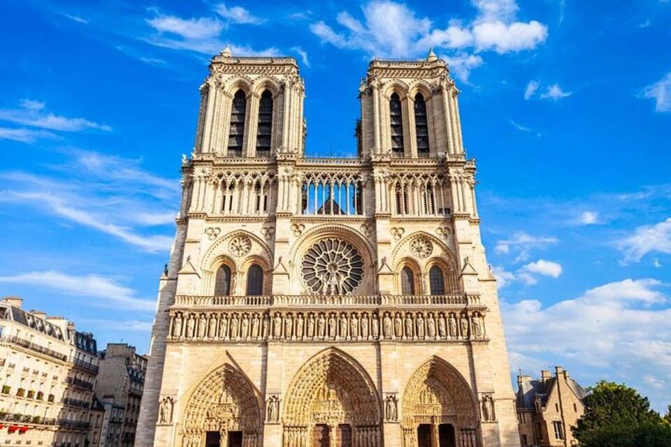 Paris Latin Quarter Tour with Audioguide App
