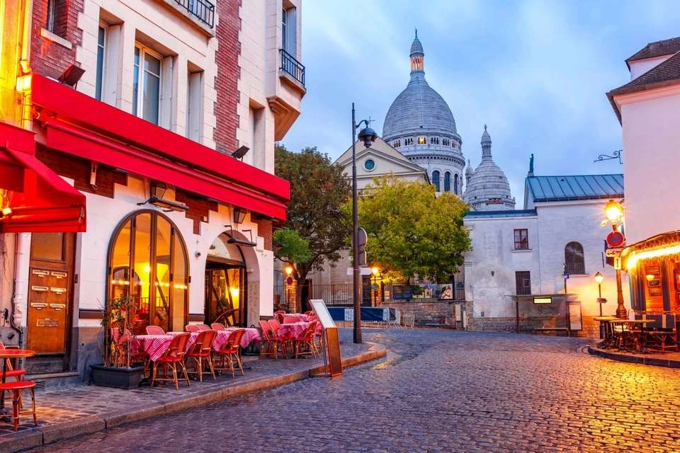 Paris Montmartre Tour with Audioguide App