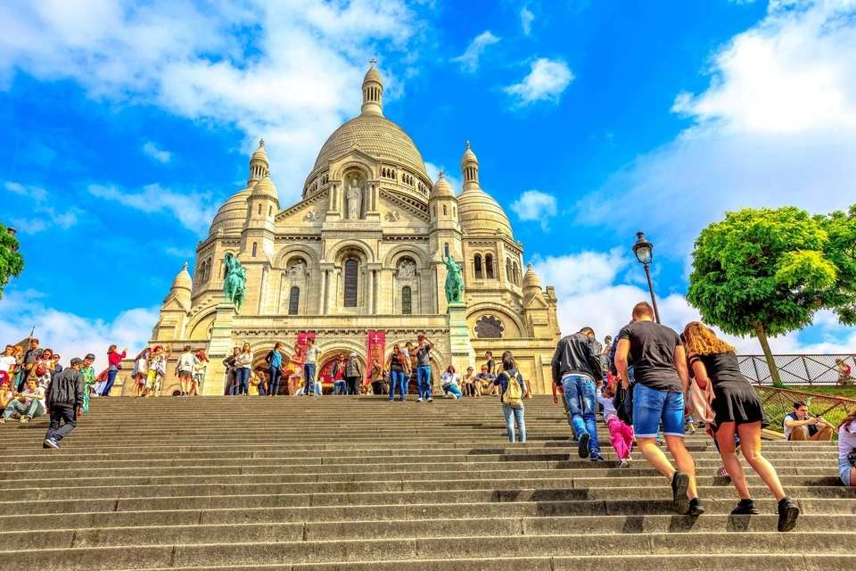 Paris Montmartre Tour with Audioguide App