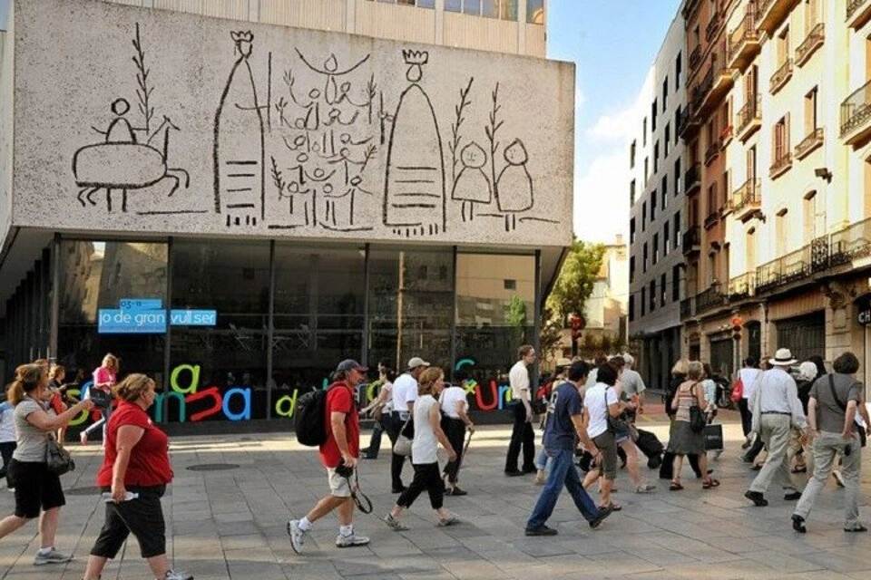 Gothic Quarter Walking Tour with Audioguide App