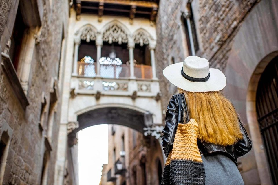 Gothic Quarter Walking Tour with Audioguide App