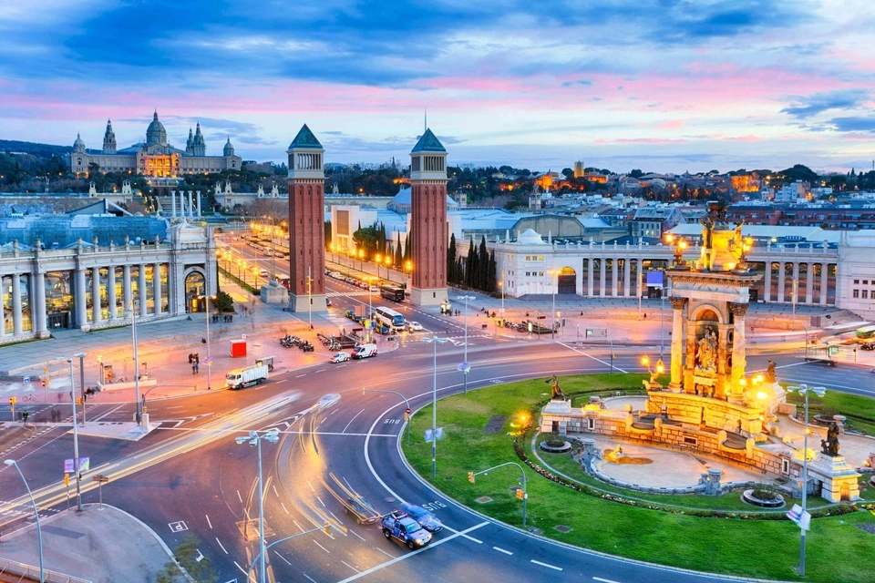 Montjuic Park Walking Tour with Audioguide App