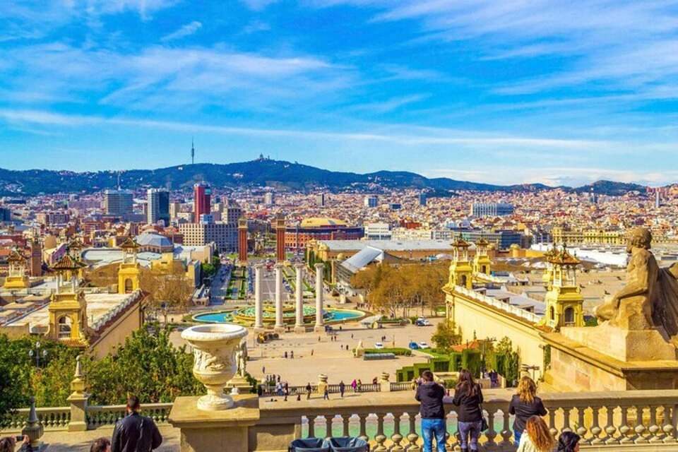 Montjuic Park Walking Tour with Audioguide App