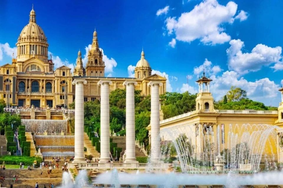 Montjuic Park Walking Tour with Audioguide App