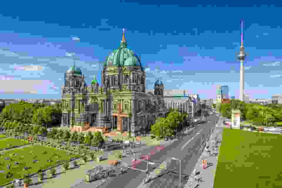 Berlin City Walking Tour with Audioguide App