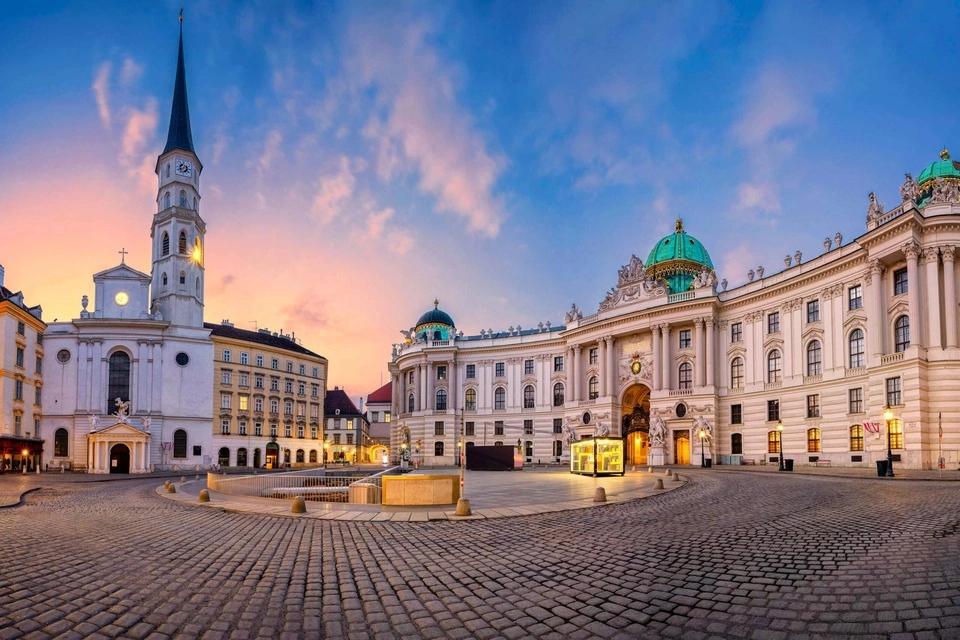 Vienna City Walking Tour with Audioguide App