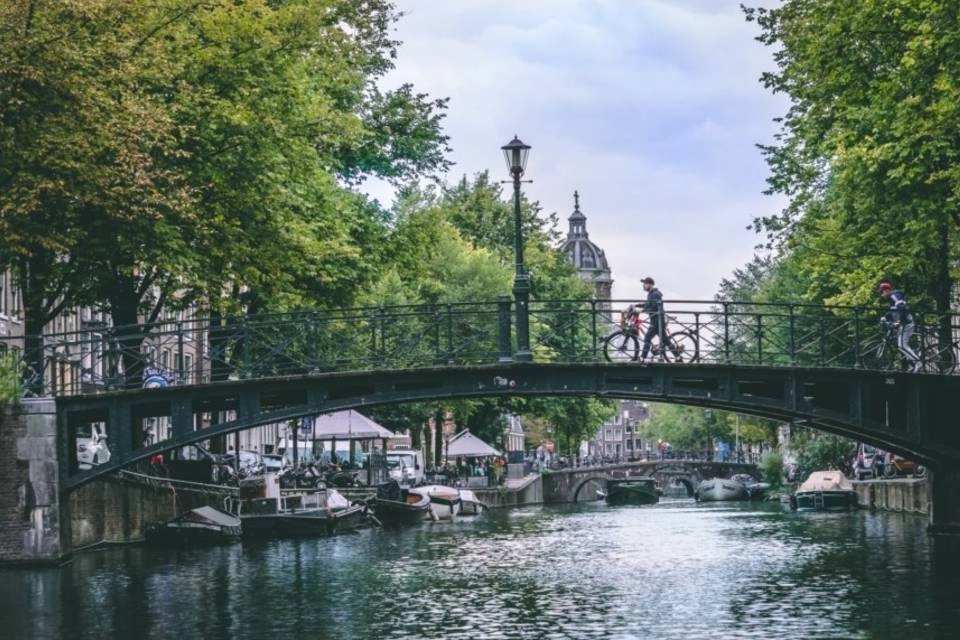Amsterdam City Walking Tour with Audioguide App
