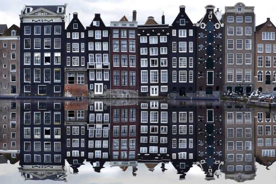 Amsterdam City Walking Tour with Audioguide App