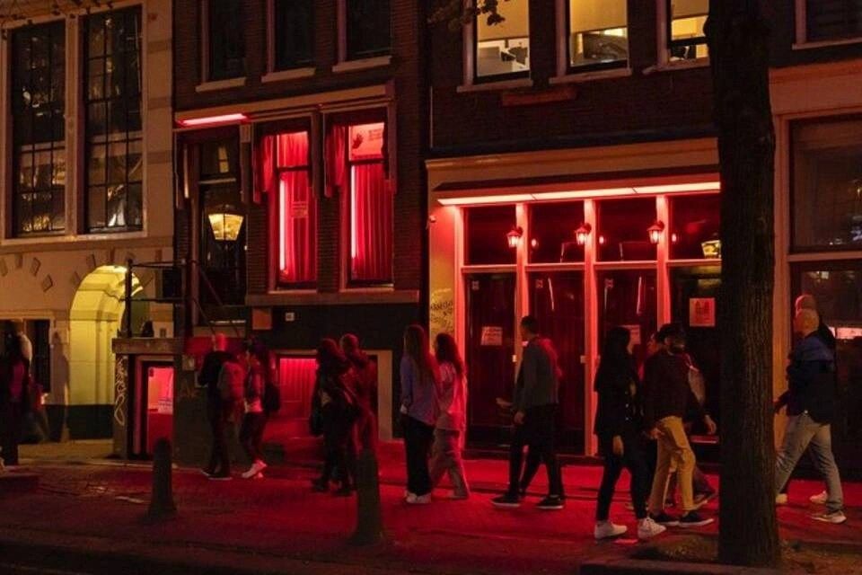 Amsterdam Red-Light District Tour with Audioguide App