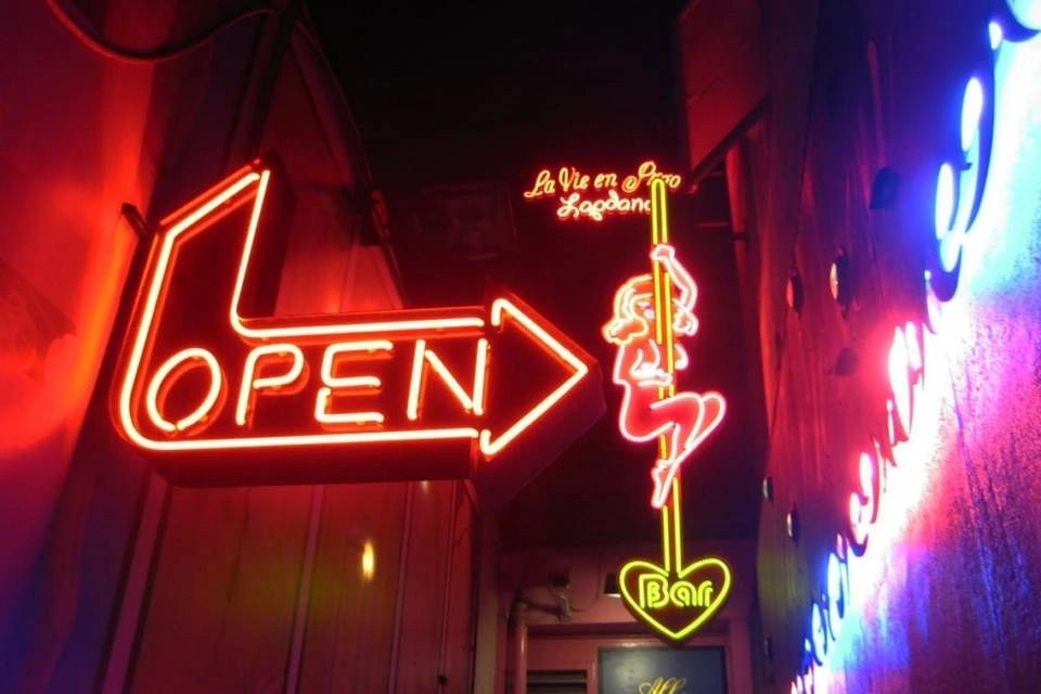 Amsterdam Red-Light District Tour with Audioguide App