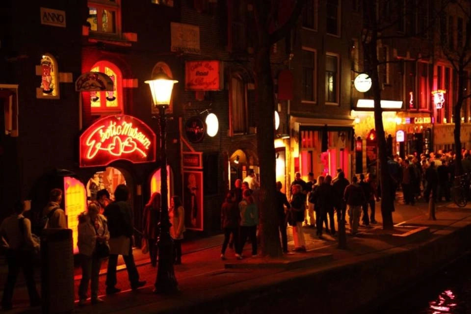 Amsterdam Red-Light District Tour with Audioguide App