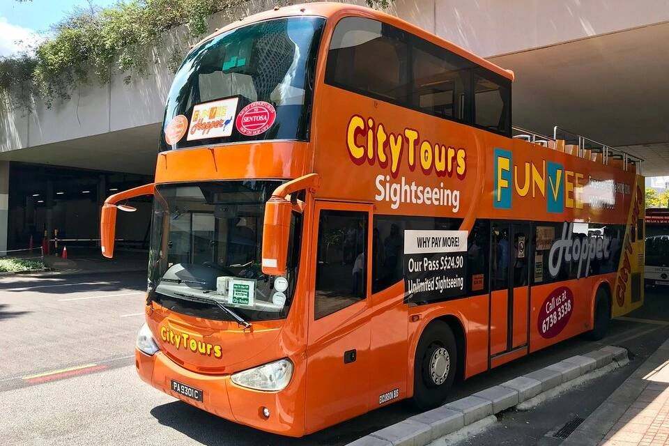 City Tours: FunVee Singapore Sightseeing Bus Tour