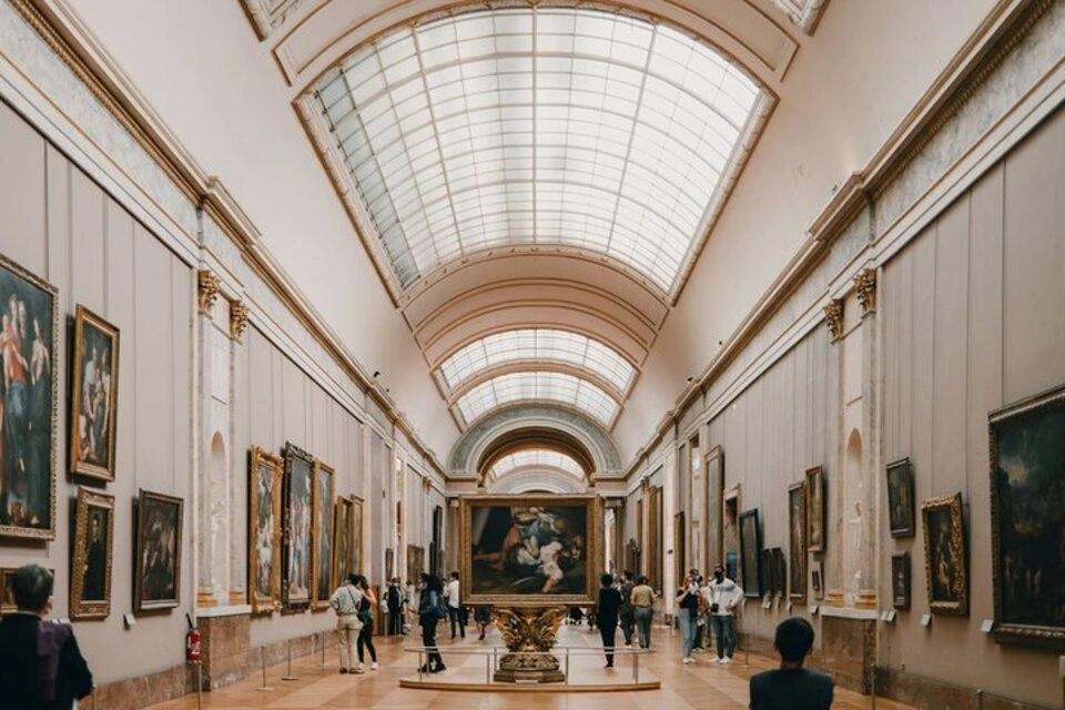 Louvre Museum Reserved Access with a Multilingual Host and Seine River Cruise Ticket