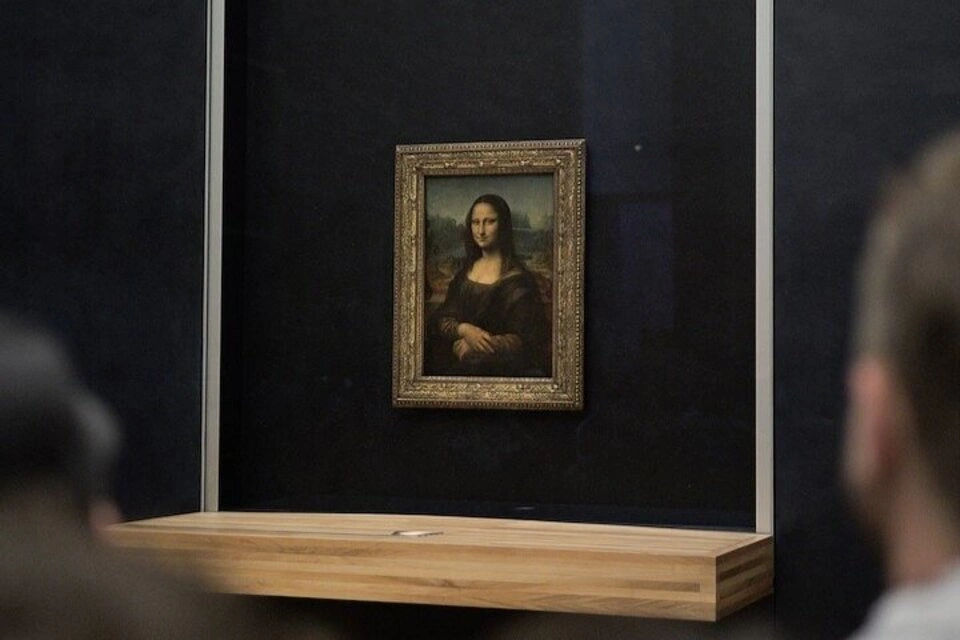 Louvre Museum Reserved Access with a Multilingual Host and Seine River Cruise Ticket