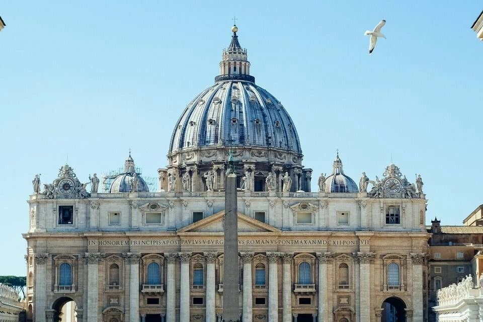St. Peter's Basilica Express Entry and Digital Audio Guide Tour