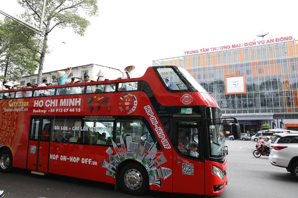Anh Viet: Saigon - Cho Lon City Tour Hop on Hop off