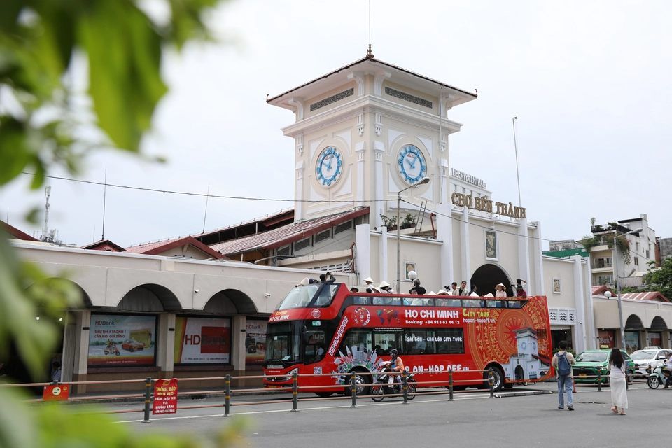 Anh Viet: Saigon - Cho Lon City Tour Hop on Hop off