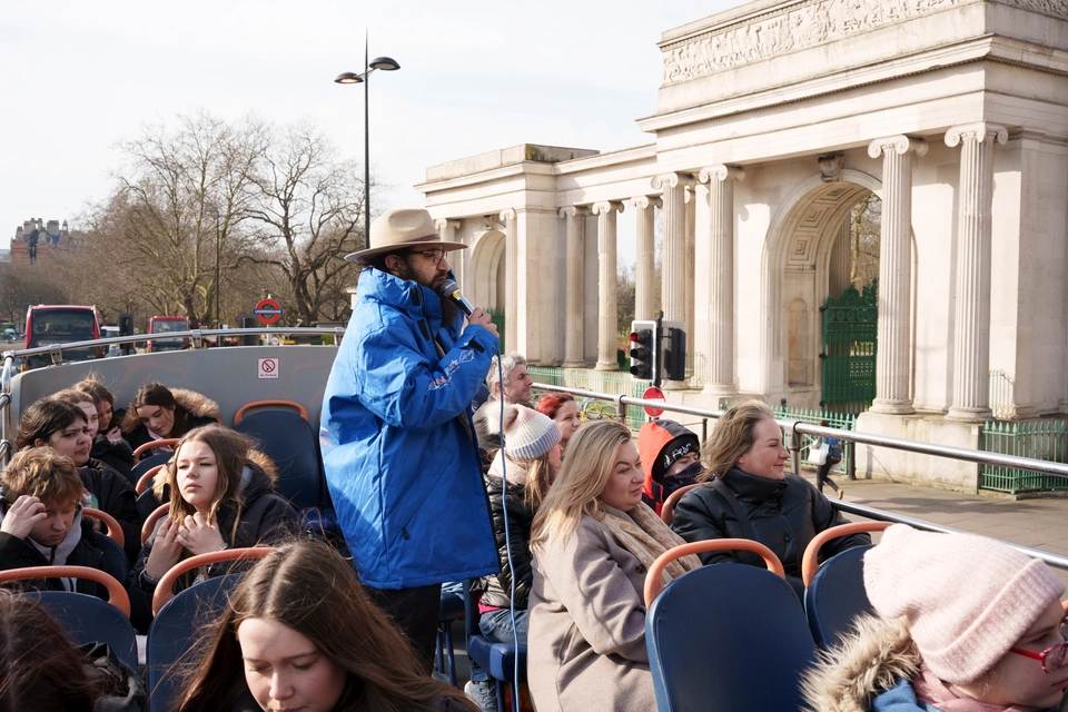 Golden Tours: Welcome to London Hop-On, Hop-Off Ticket