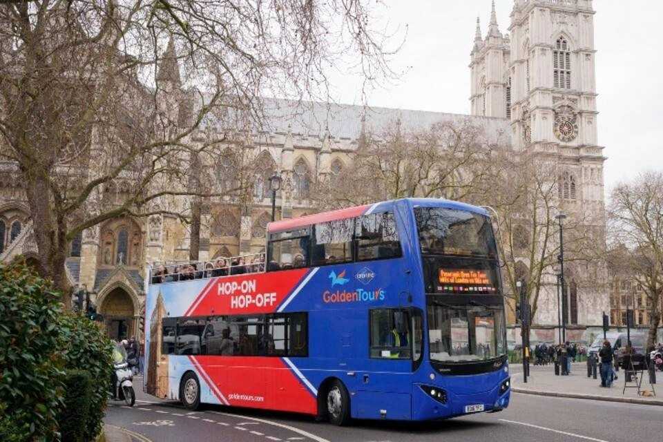 Golden Tours: London and Windsor Hop-On, Hop-Off Combo Ticket