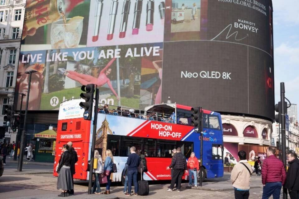 Golden Tours: London and Windsor Hop-On, Hop-Off Combo Ticket