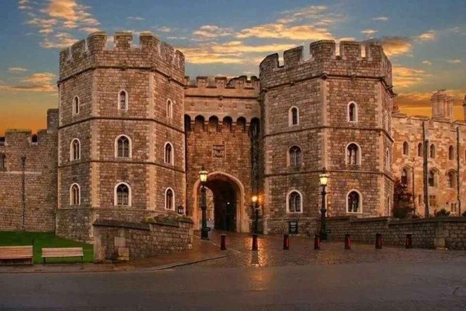 Extended Visit to Windsor Castle and Stonehenge