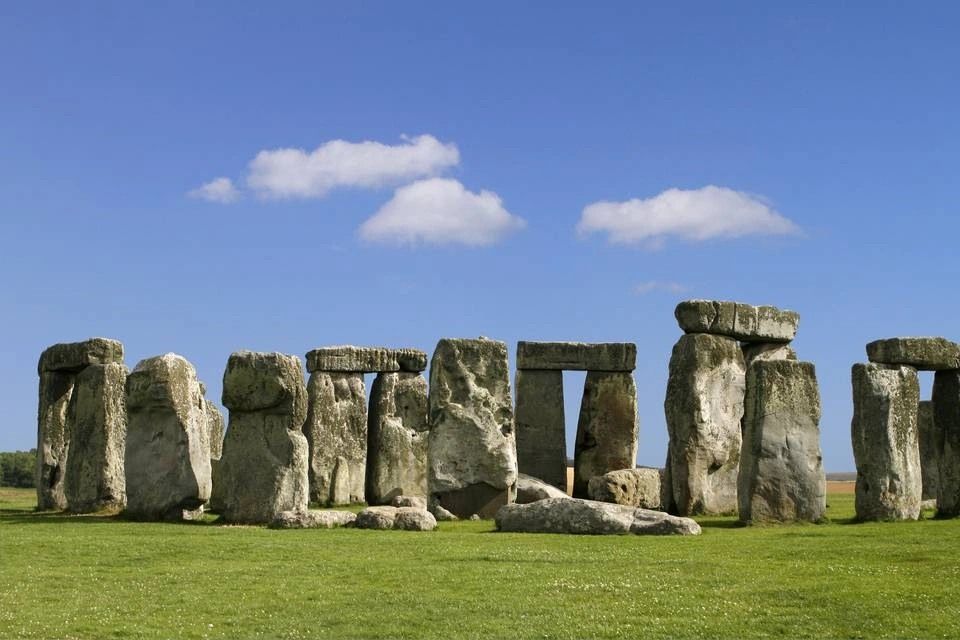 Stonehenge and Bath Guided Tour