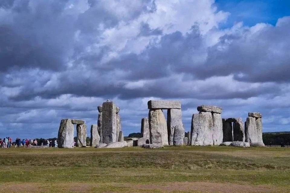 Stonehenge and Bath Guided Tour