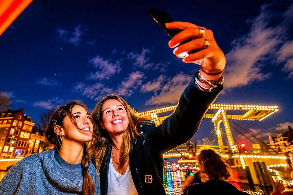 Amsterdam Light Festival Canal Cruise Including Drinks