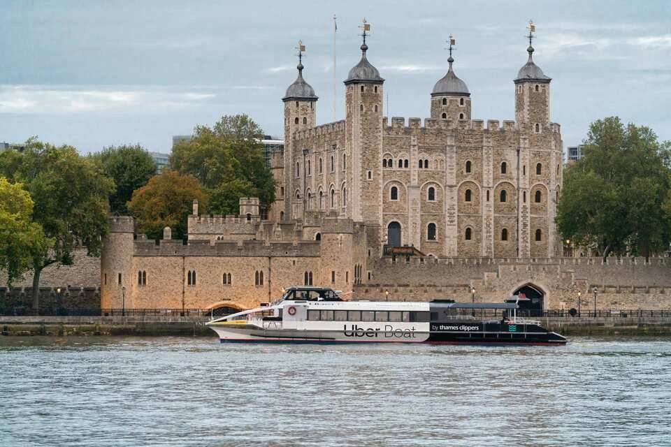 Uber Boat by Thames Clippers: Christmas Lights Tour (Bus and Boat)