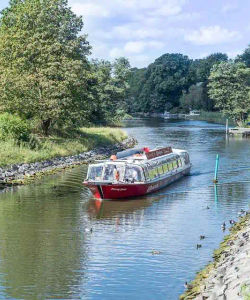 Red Sightseeing: Stockholm Hop-On, Hop-Off Boat Tour