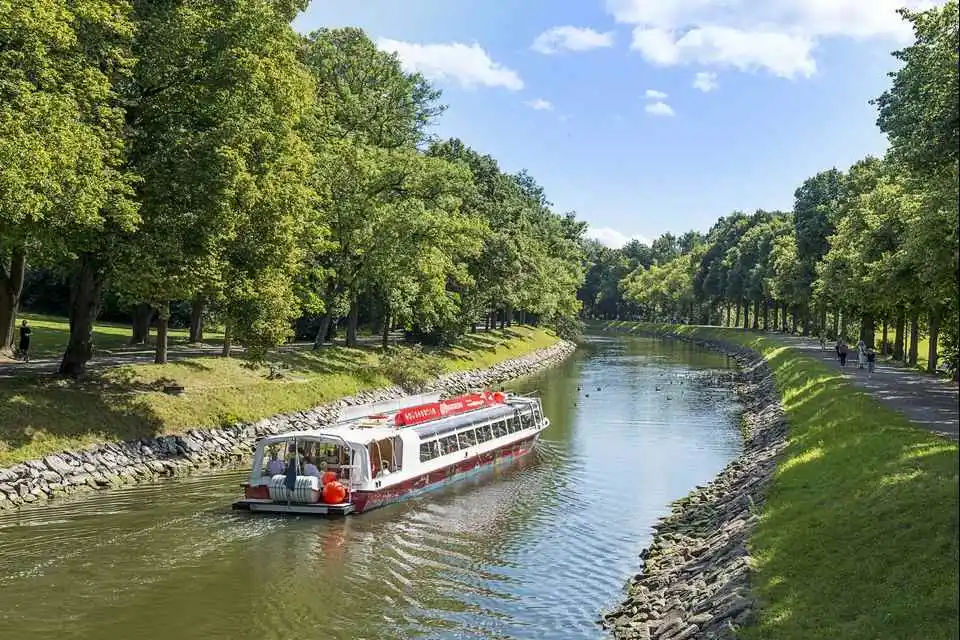 Red Sightseeing: Stockholm 72-Hours Hop On, Hop Off Boat Tour