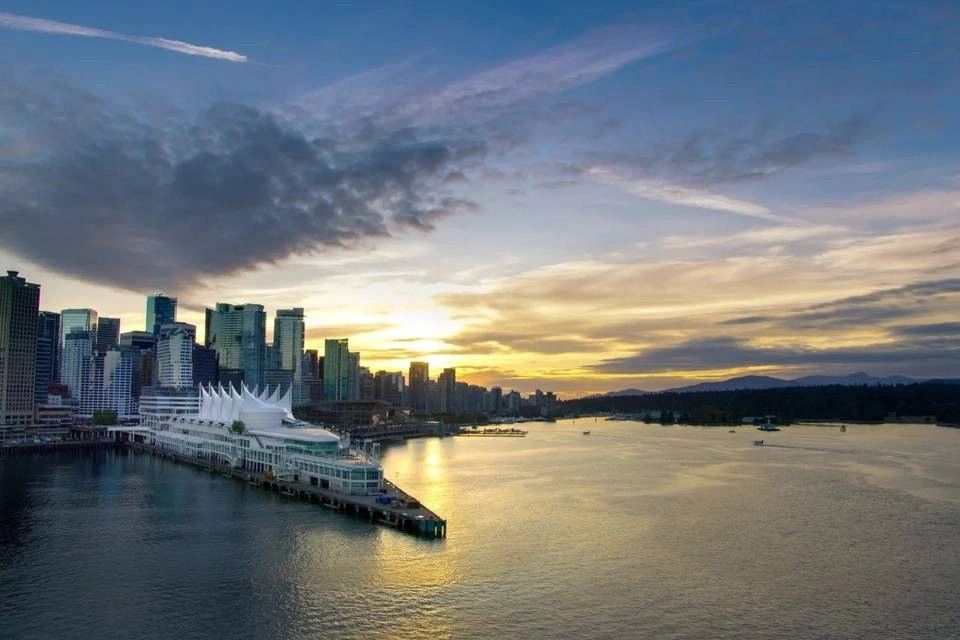 Big Bus: Vancouver Explore Hop-On, Hop-Off Bus Tour and Vancouver Twilight Tour