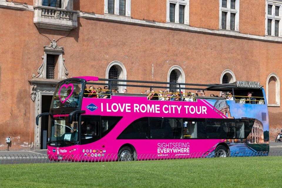 Gray Line Rome: Colosseum Escorted Entrance & One Run Open Bus Combo Pass
