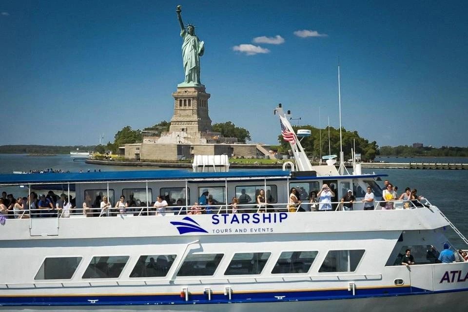 Statue of Liberty East River Cruise