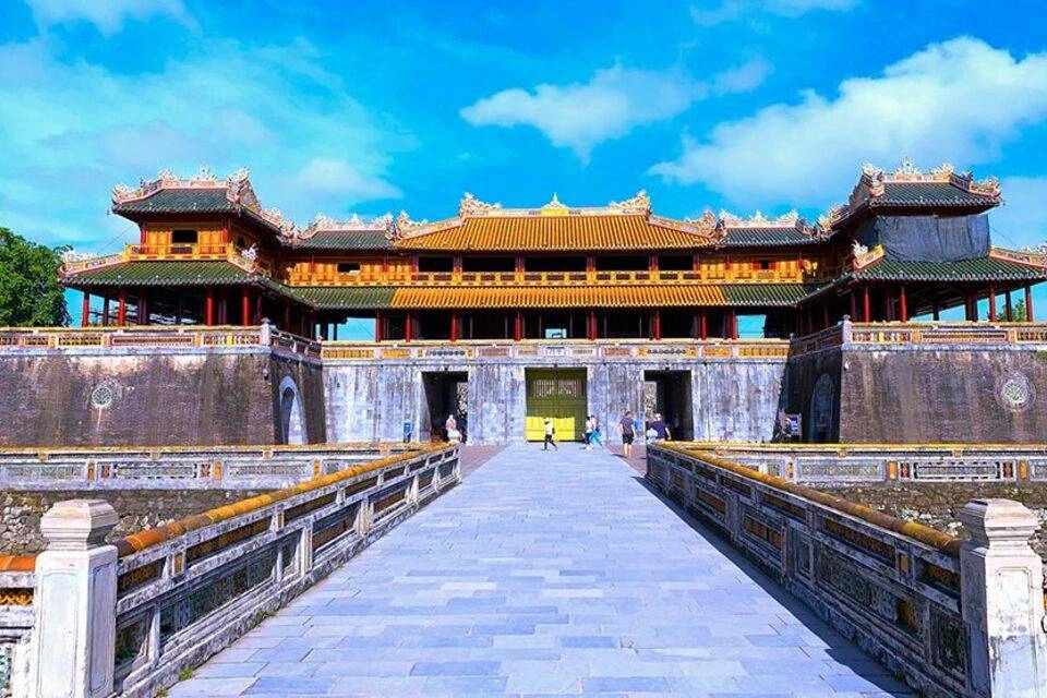 Full-Day Imperial Hue and Scenic Hai Van Pass Discovery Tour