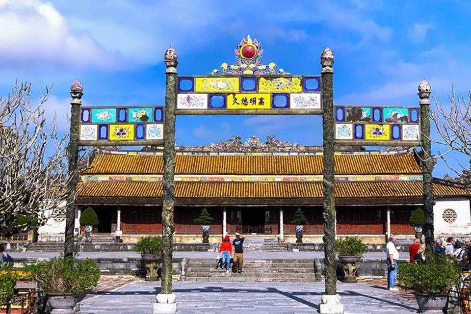 Full-Day Imperial Hue and Scenic Hai Van Pass Discovery Tour