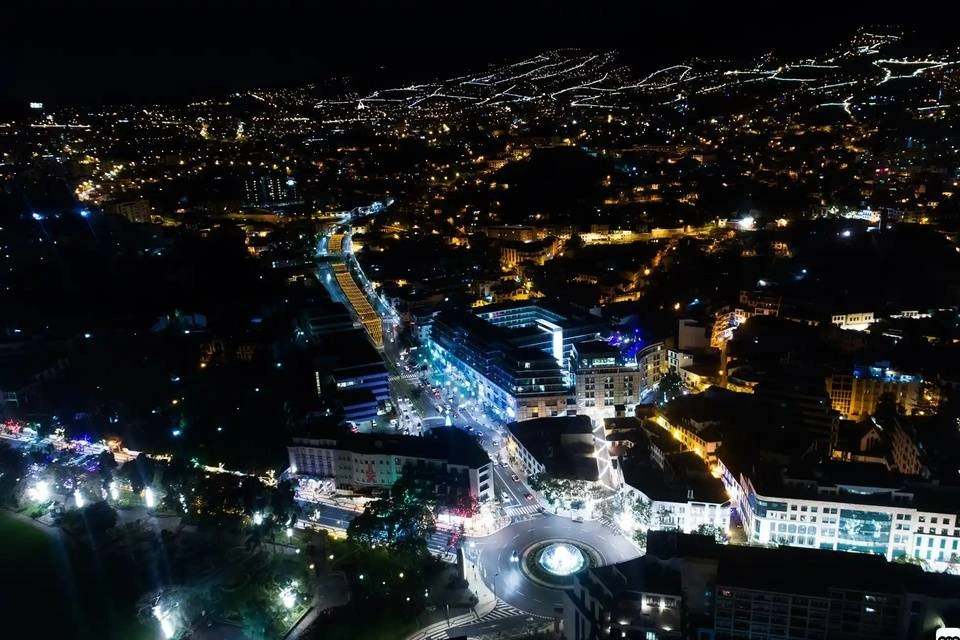 Yellow Bus: Funchal Christmas Lights Tour