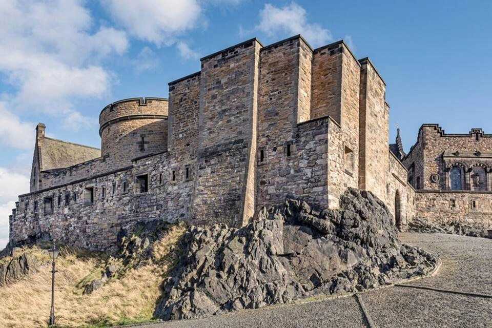 Edinburgh Castle: Express Guided Tour with Entry Ticket
