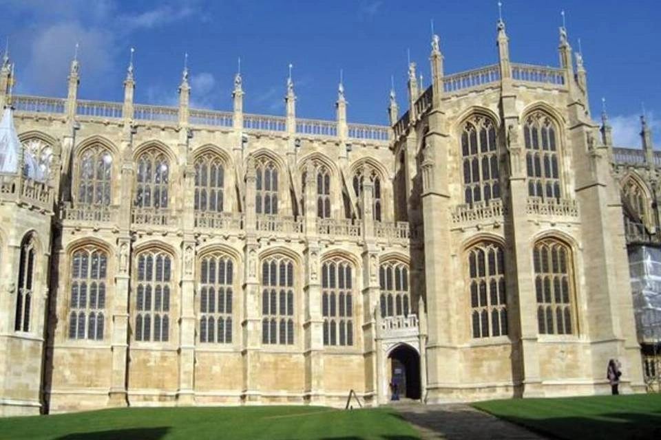 Windsor Castle, Oxford and Stonehenge Tour