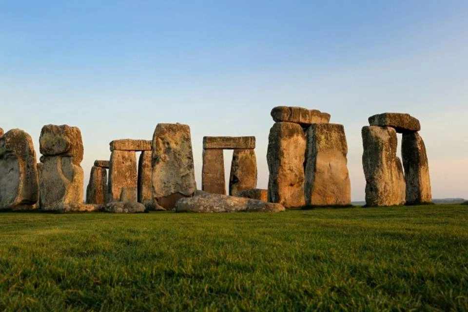 Windsor Castle, Bath and Stonehenge Tour