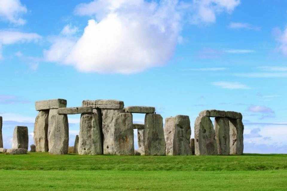 Windsor Castle, Bath and Stonehenge Tour