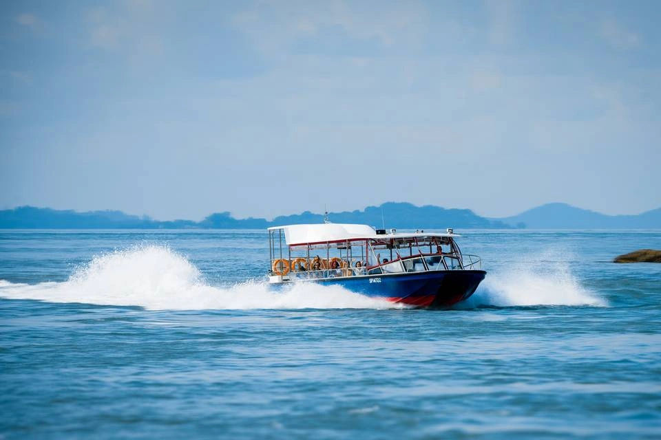 Albatross Hop-On, Hop-Off 1-Day Unlimited Speedboat Pass 